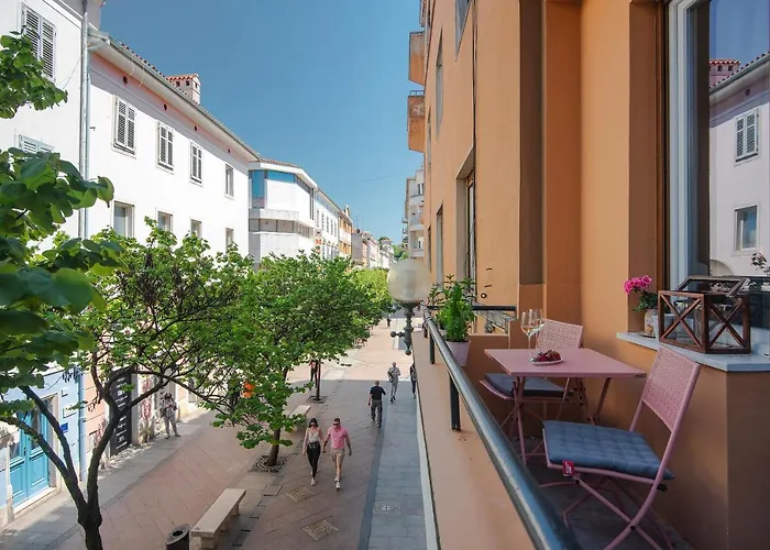 E&f Luxury Apartman *